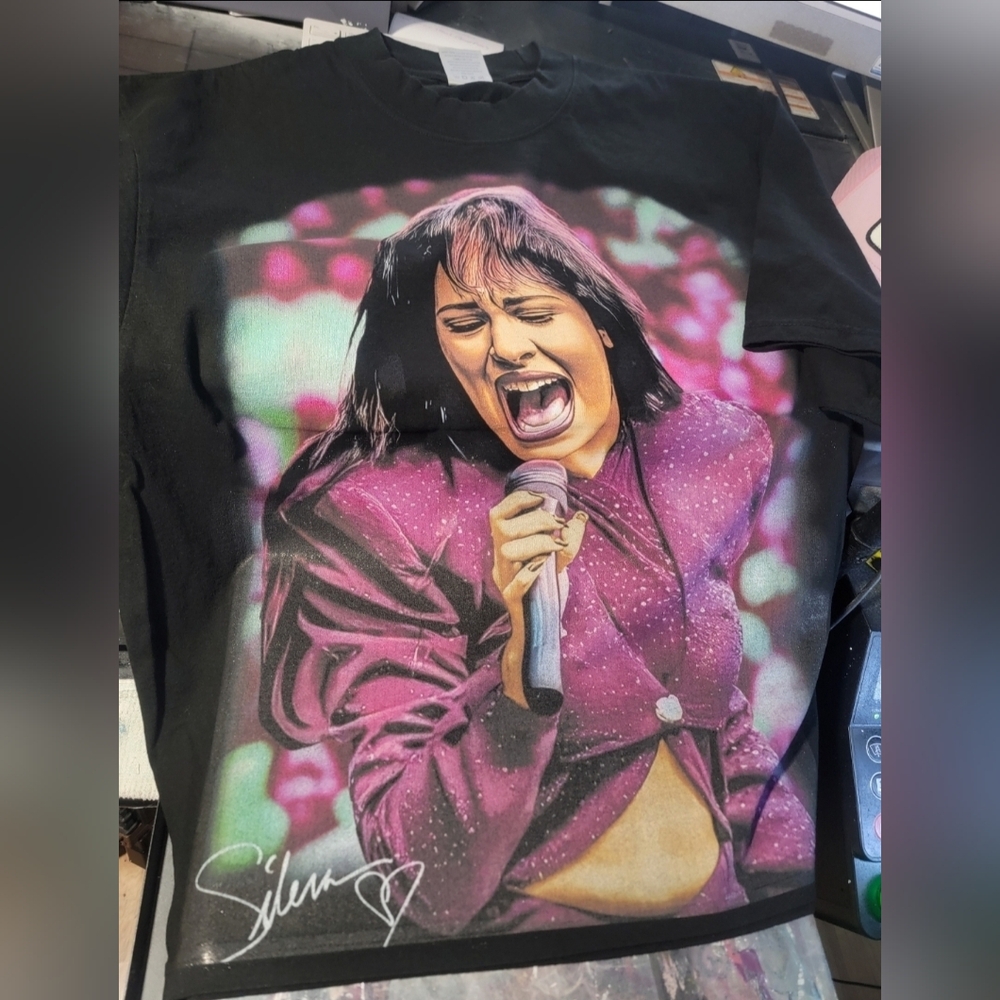 SELENA ON SHAKA HEAVYWEIGHT GARMET DYED T SHIRT